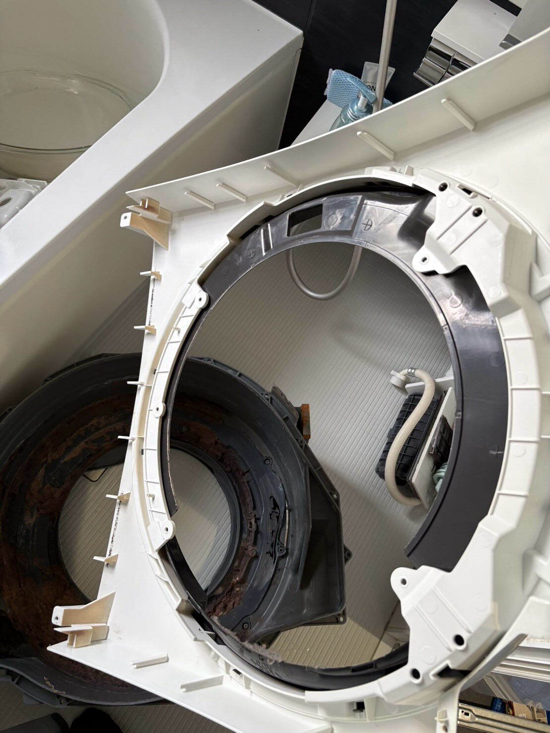 ドラム式洗濯機　洗浄作業